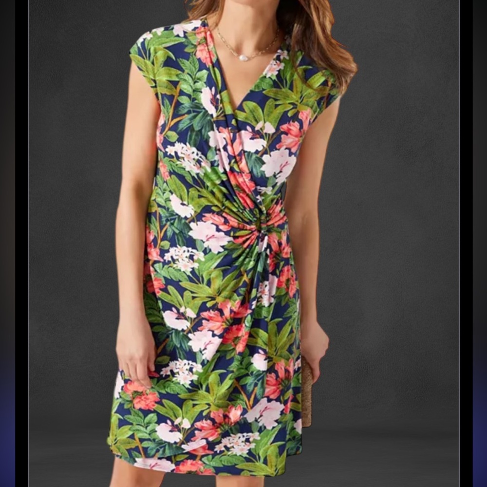 Tommy Bahama
Clara Floral Print Faux Wrap Dress
XL